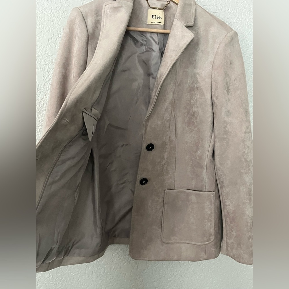 Elie Tahari Soft beige Faux suede two button notch collar Blazer jacket sz large - Picture 4 of 5